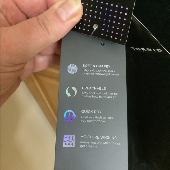 🍉 Torrid plus size maternity active tank, ruching on the sides, 1X, NWT, black - Picture 14 of 16